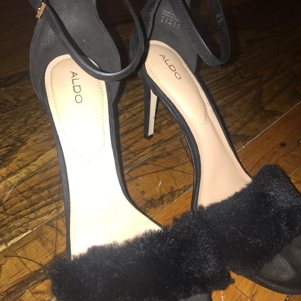 Aldo Black High Heel Sandal w/ Fur Strap Size 9